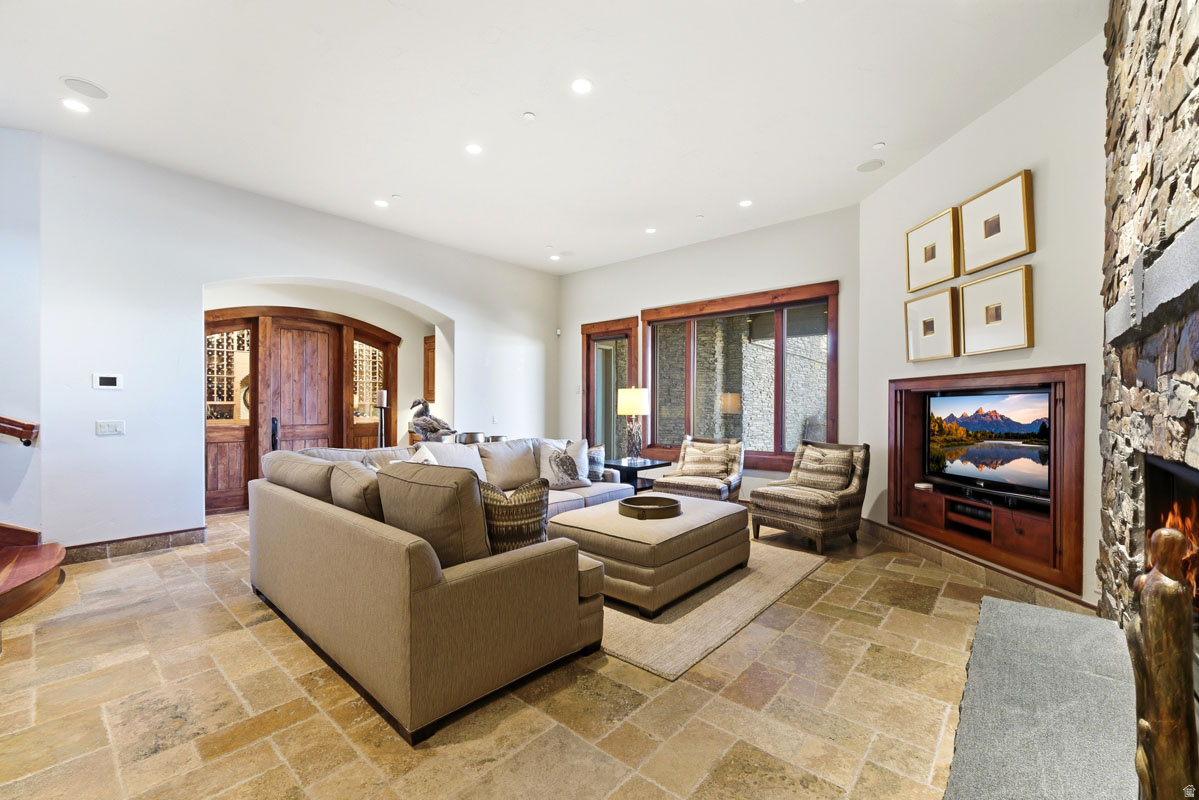SIGNAL HILL - Residential