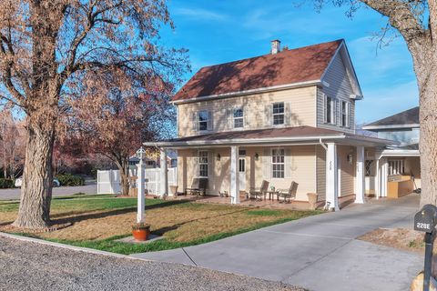 Photo of 228 E UTAH AVE, Payson, UT 84651 (MLS # 2142608)