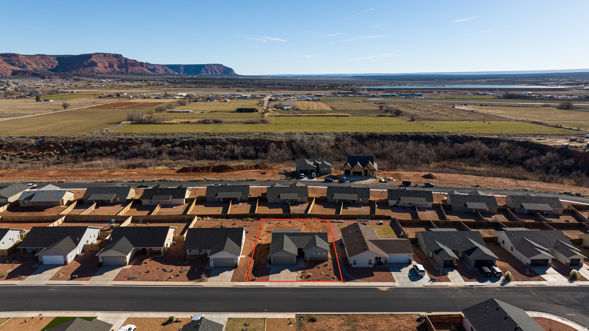 CREEKSIDE - Residential