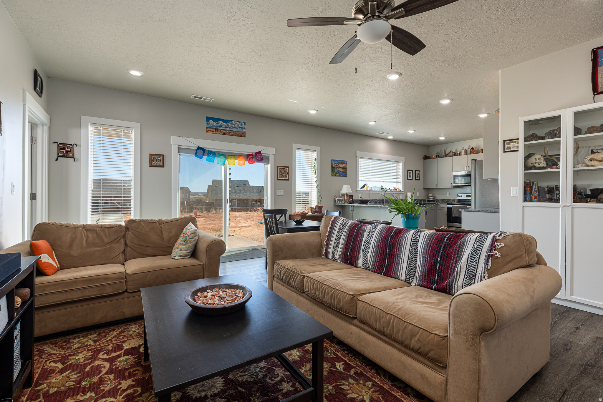 CREEKSIDE - Residential