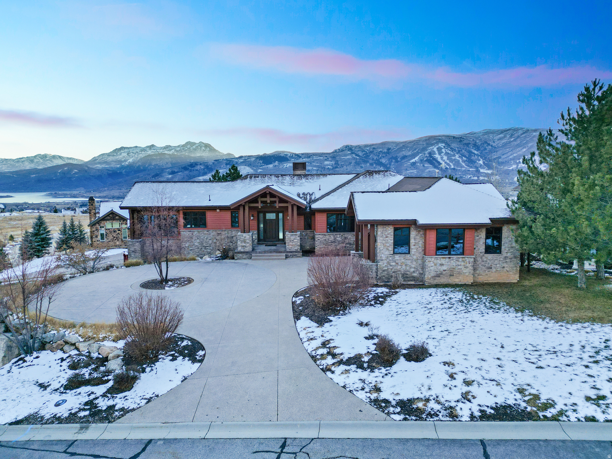 THE HIGHLANDS - Residential