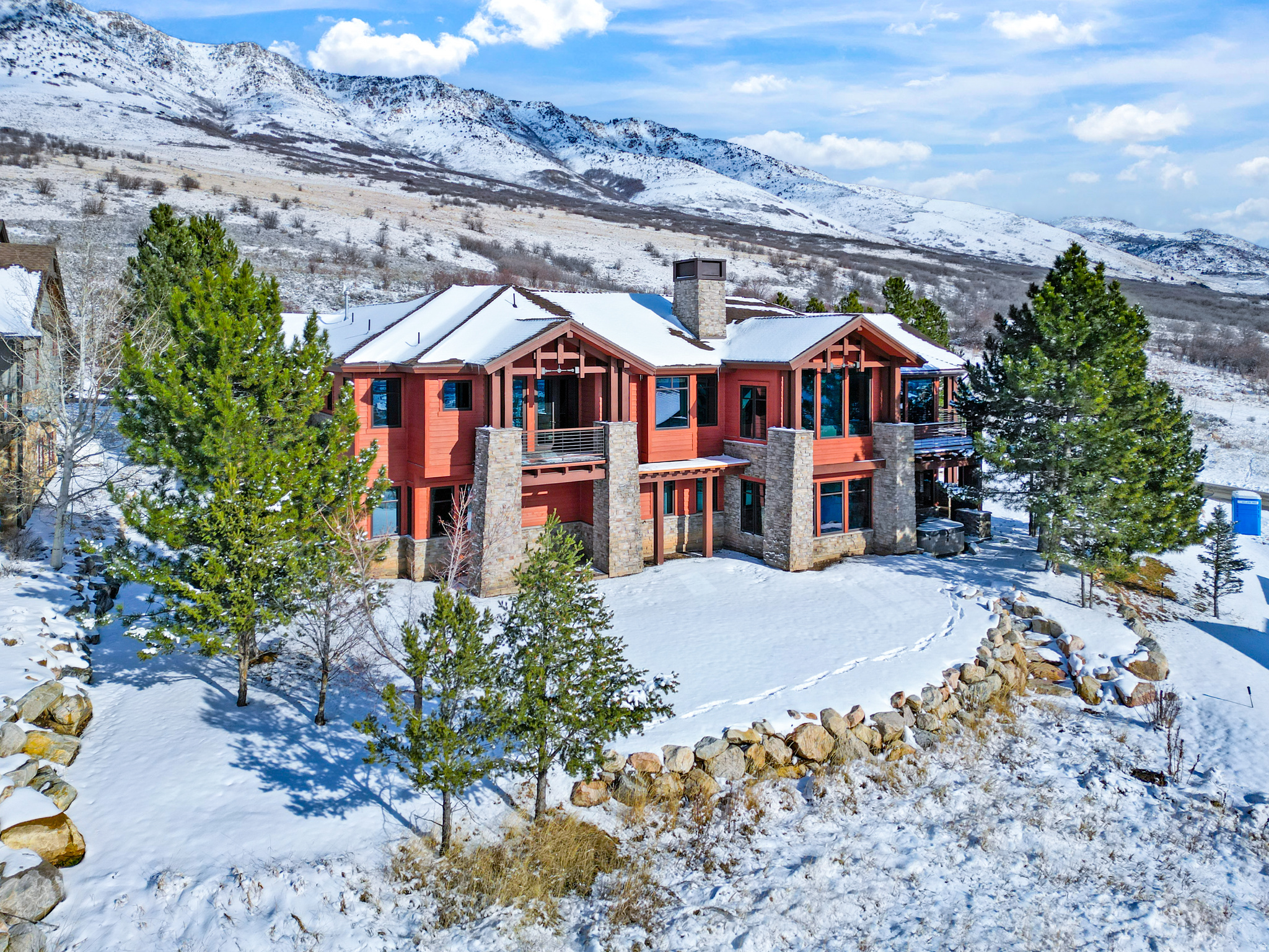 THE HIGHLANDS - Residential