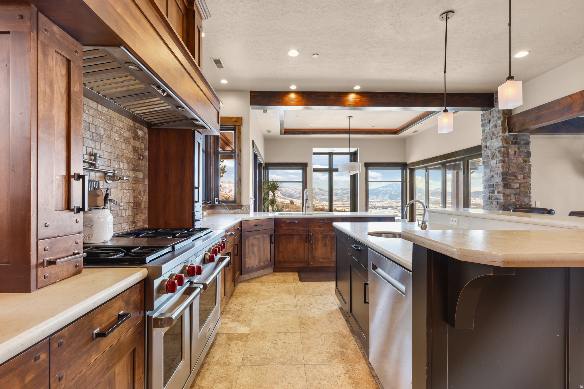 THE HIGHLANDS - Residential