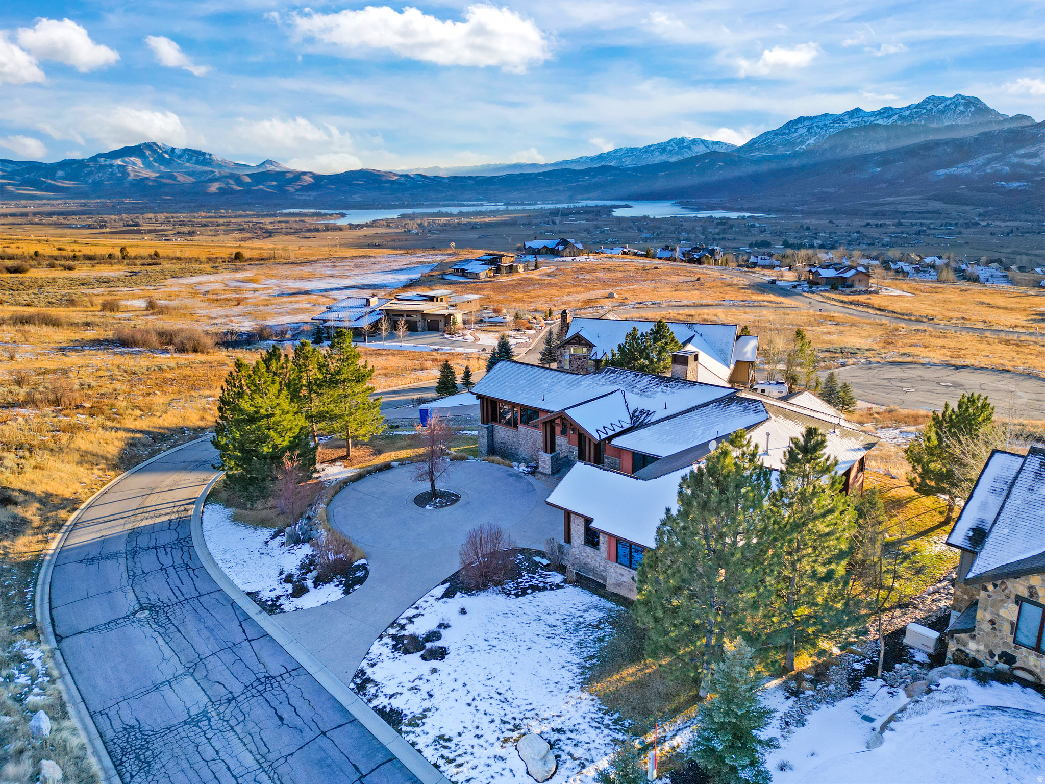 THE HIGHLANDS - Residential