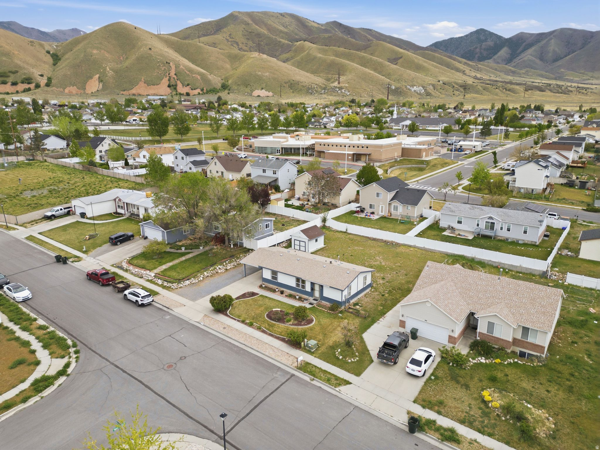 WEST MEADOWS - Residential