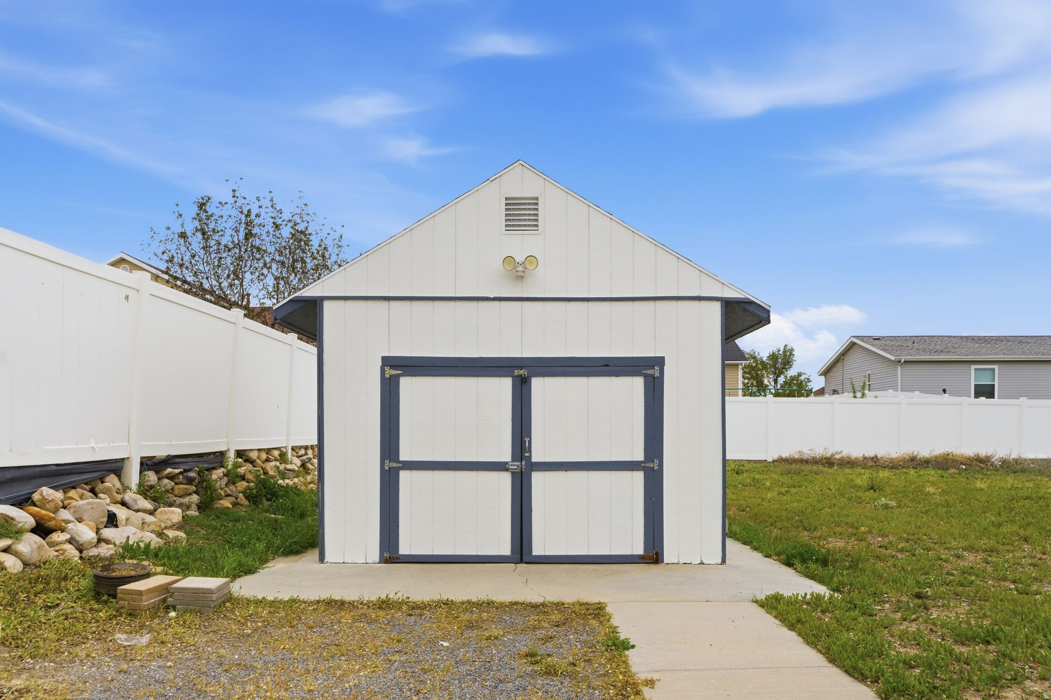 WEST MEADOWS - Residential