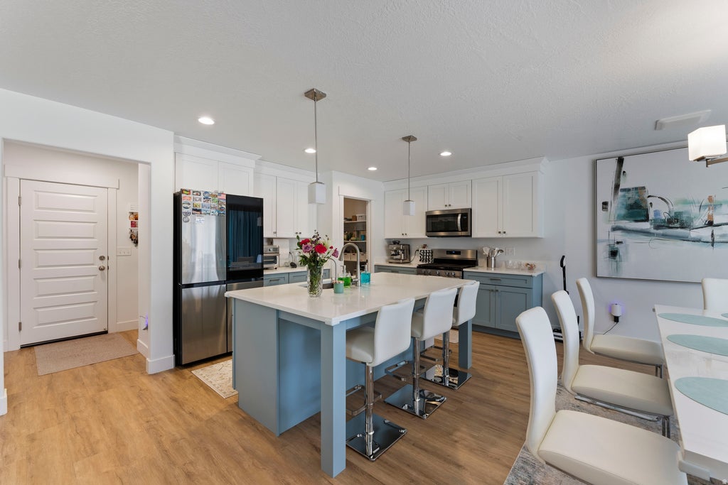 Photo of 627 N BENNEDICT DR #207, Saratoga Springs, UT 84045 (MLS # 2185493)