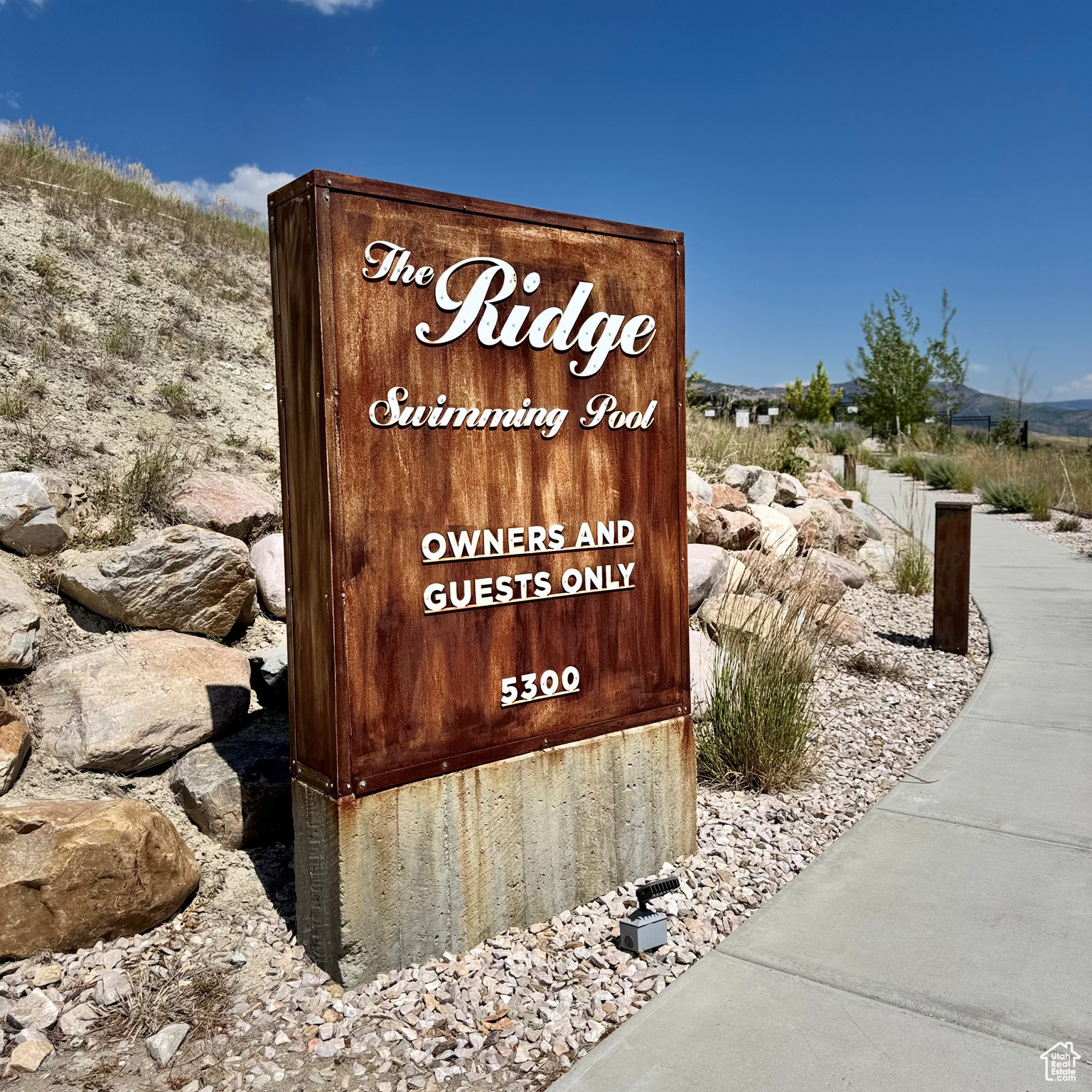 THE RIDGE TOWNHOMES - Residential