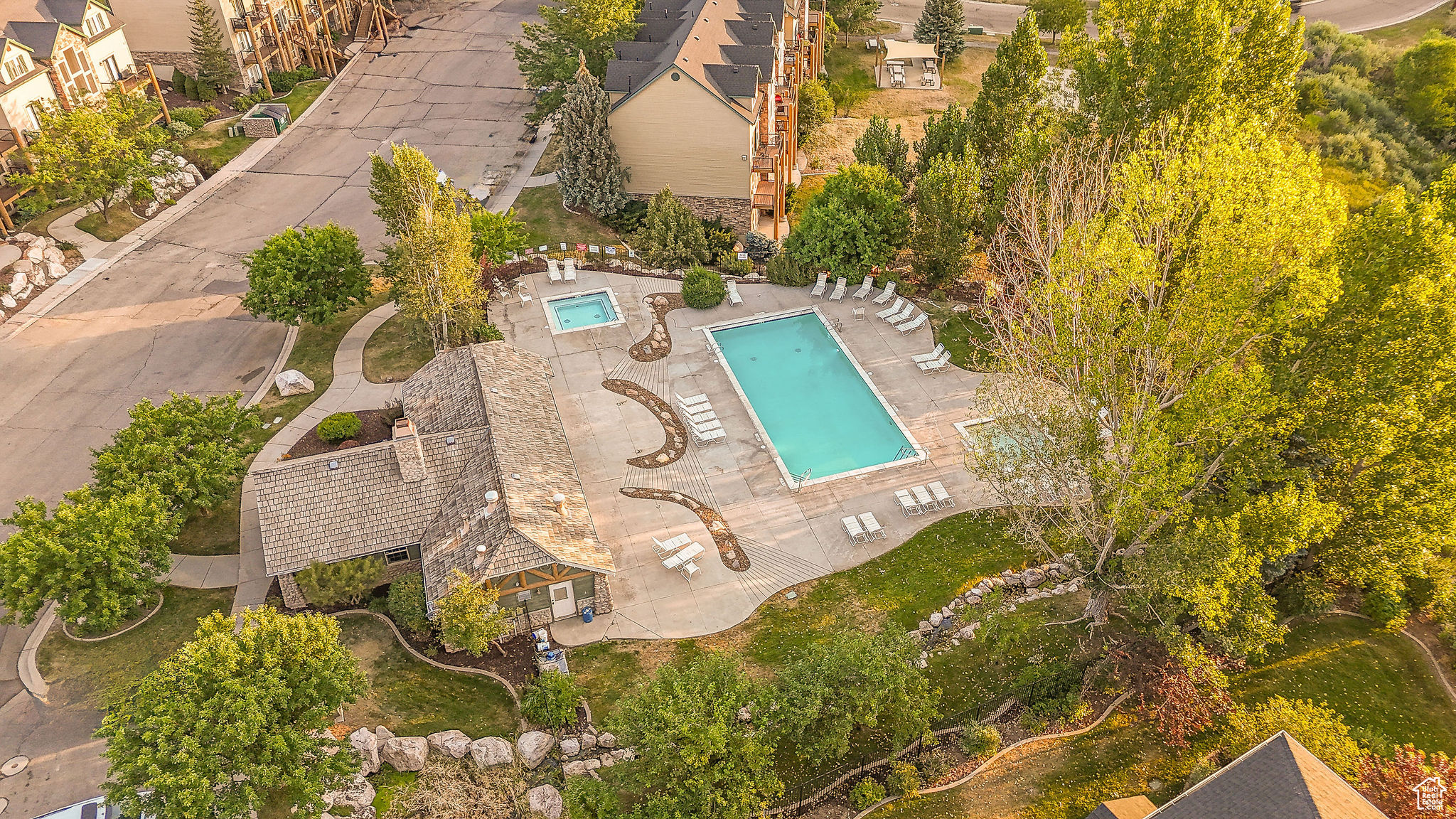 THE CASCADES - Residential