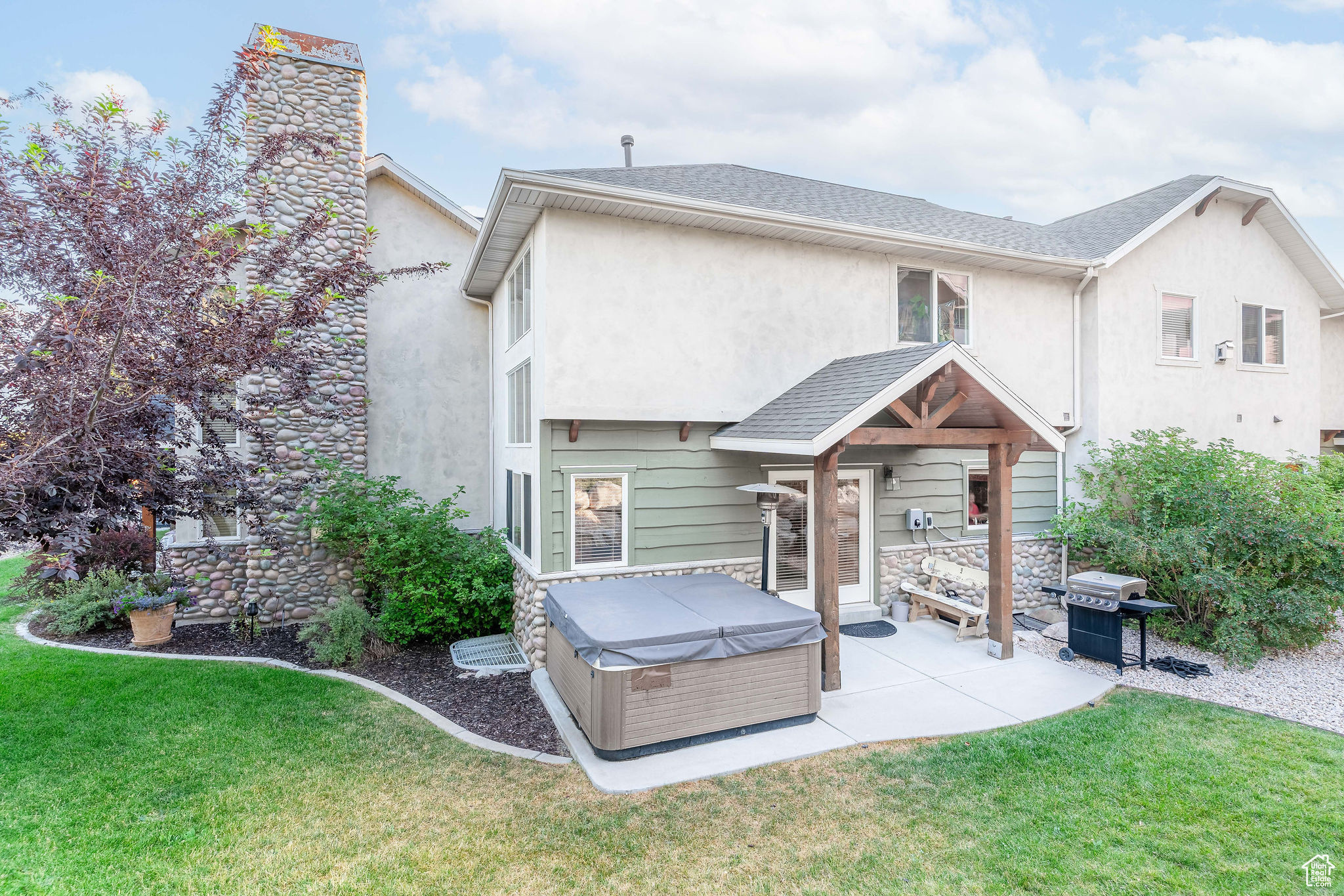 THE CASCADES - Residential