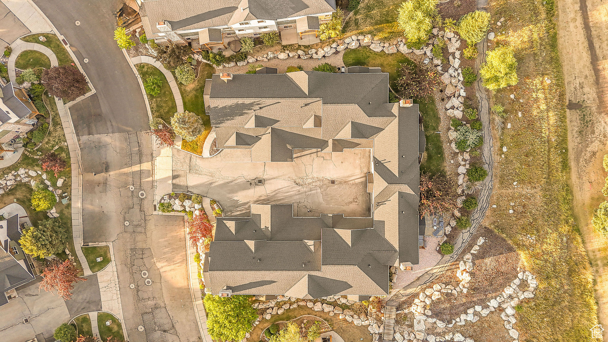 THE CASCADES - Residential