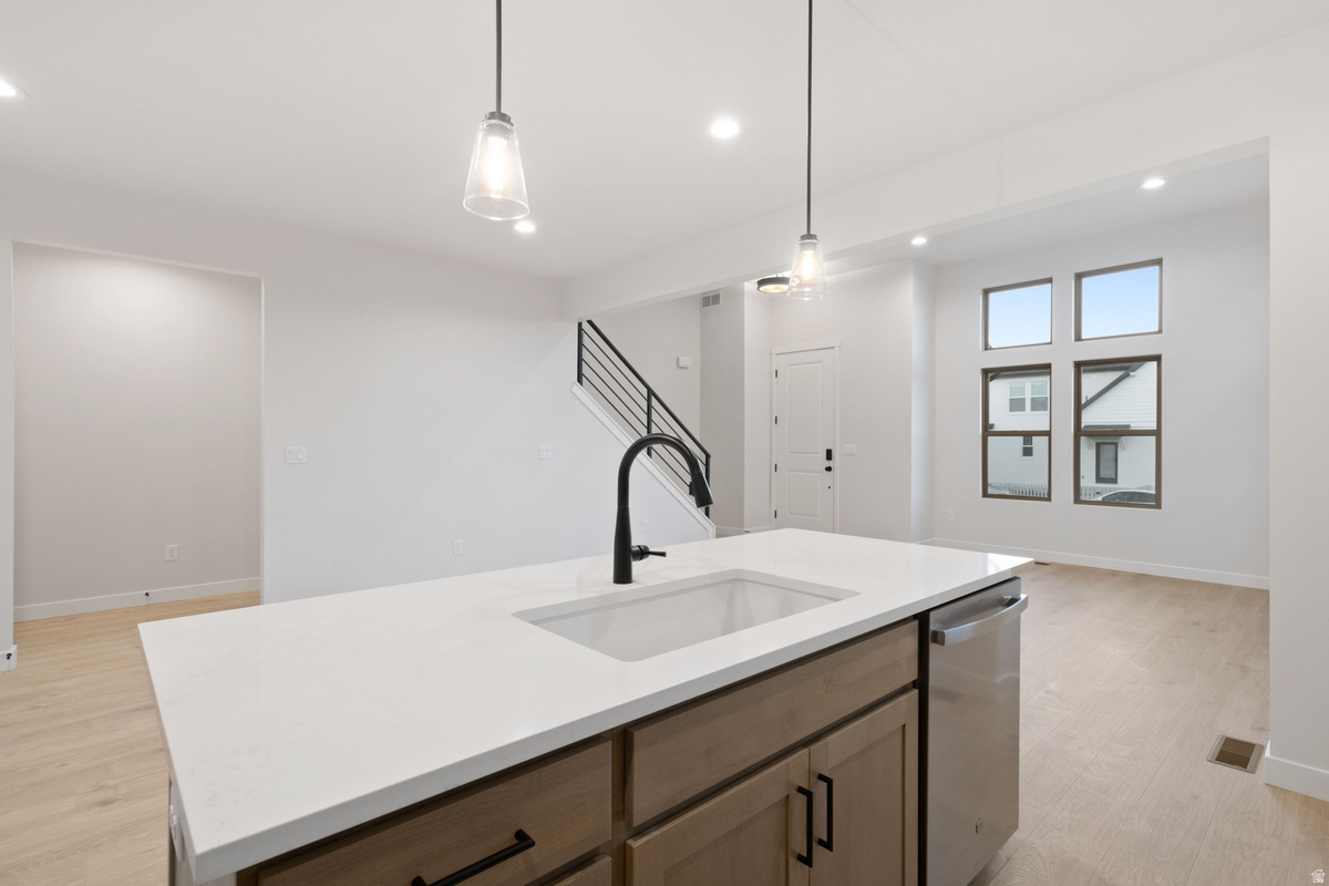 DAYBREAK - Residential