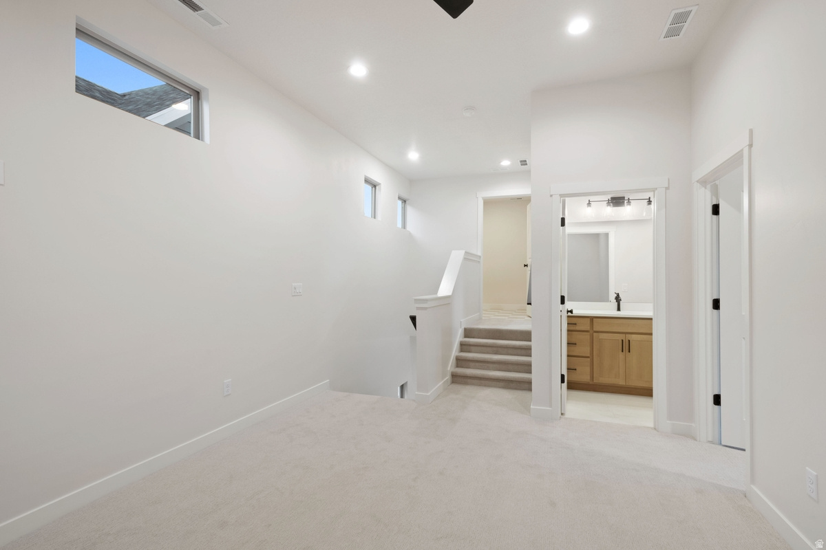 DAYBREAK - Residential