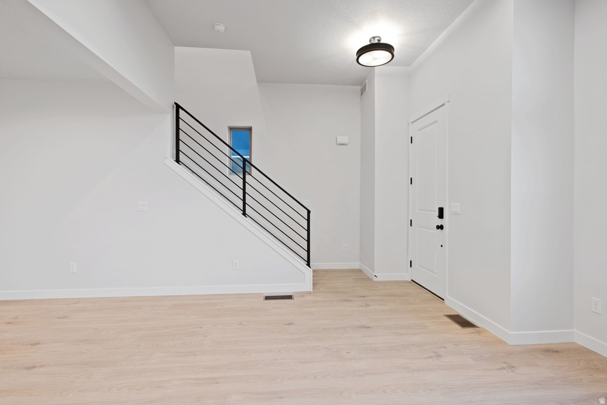 DAYBREAK - Residential