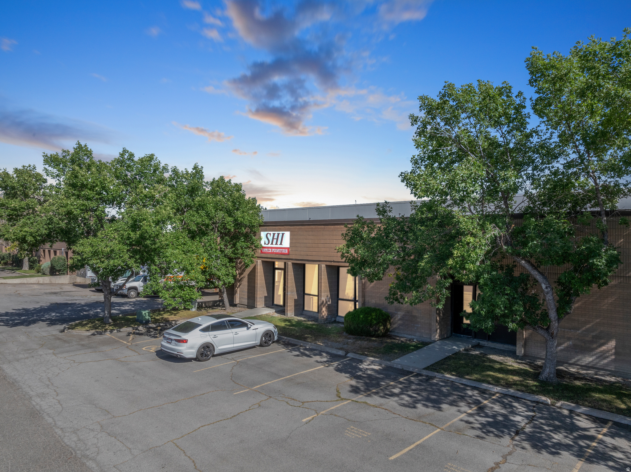 SALT LAKE INTERNATIONAL CENTER - Commercial Lease