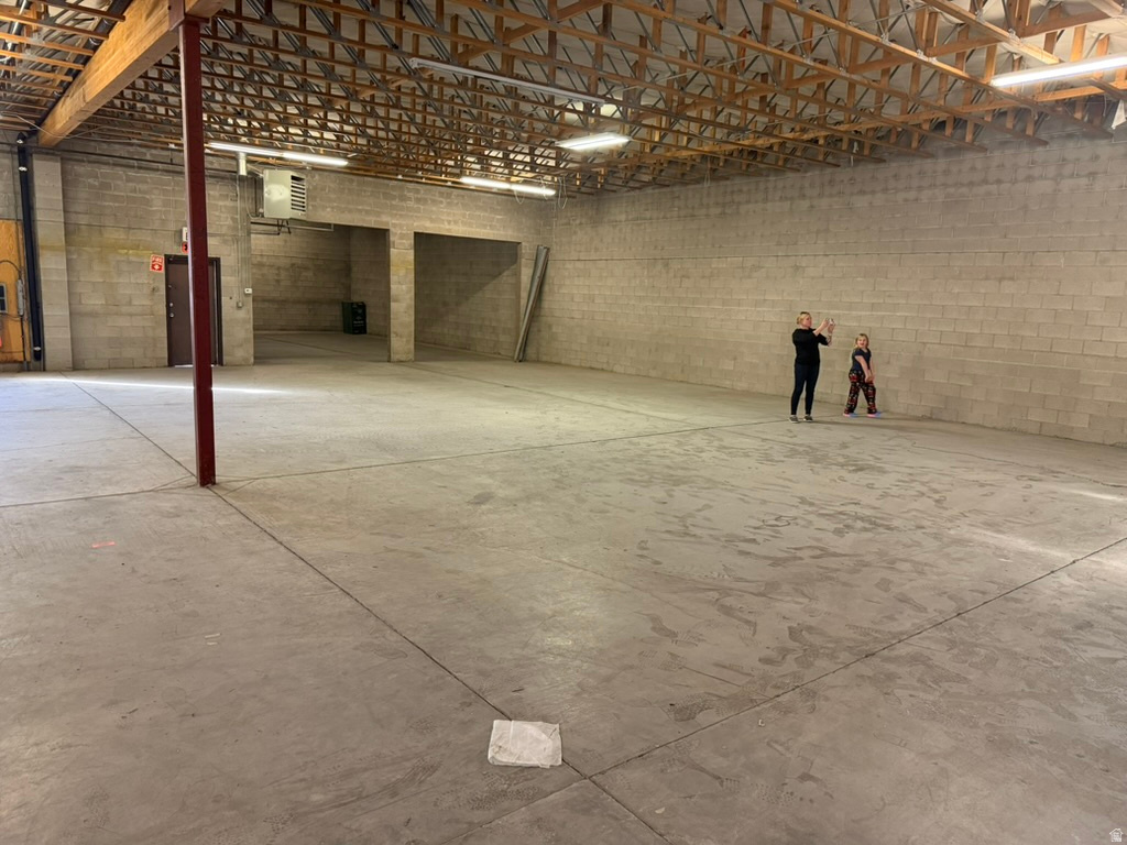 SALT LAKE INTERNATIONAL CENTER - Commercial Lease