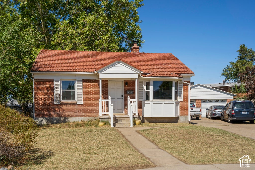 Photo of 121 ROSS DR, Clearfield, UT 84015 (MLS # 2185180)