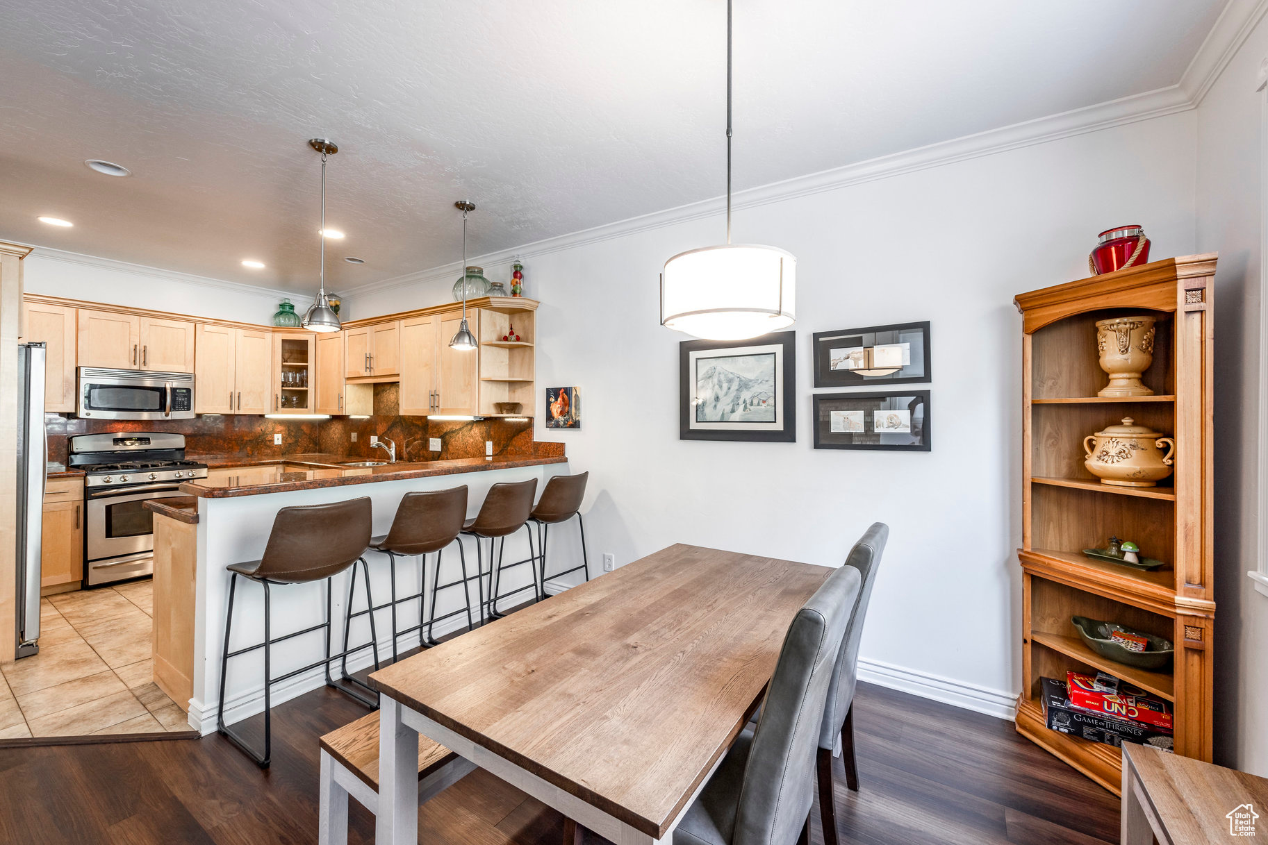 FOUR ACES - Residential