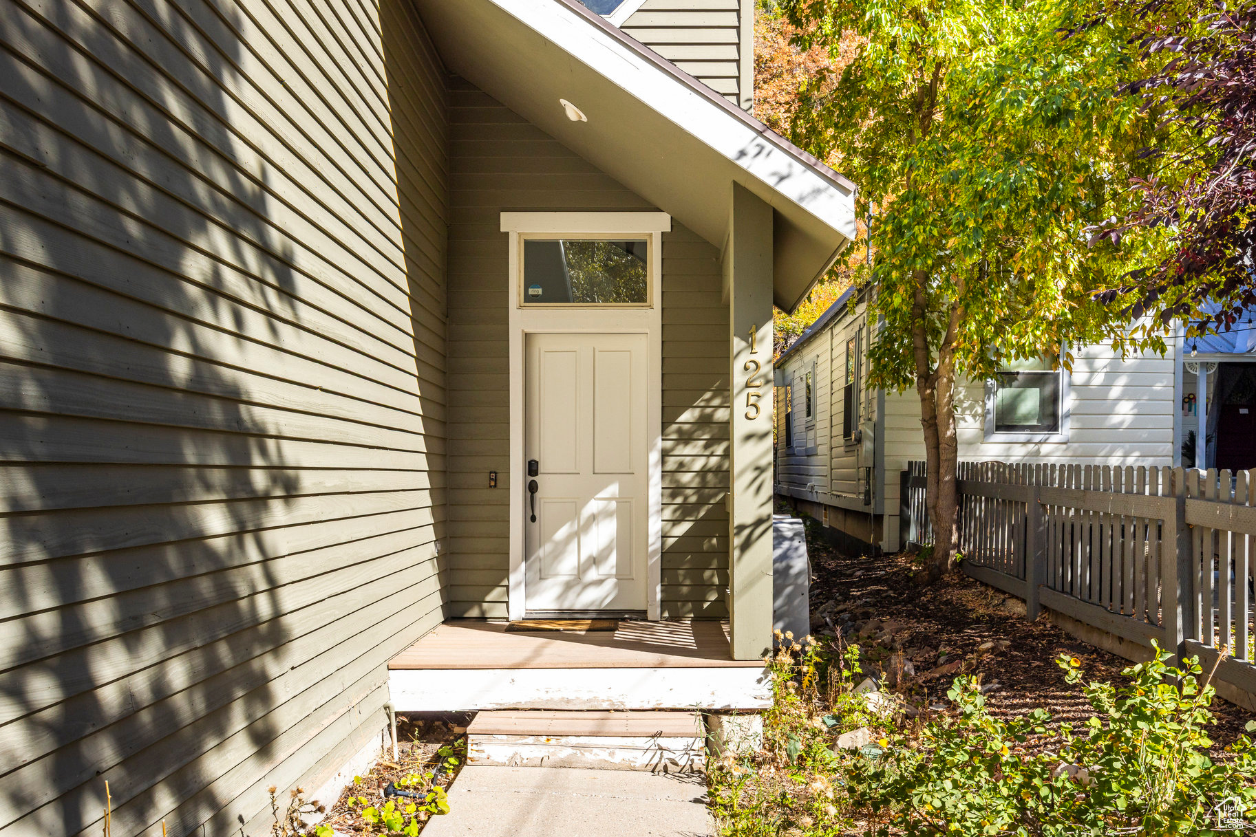 FOUR ACES - Residential