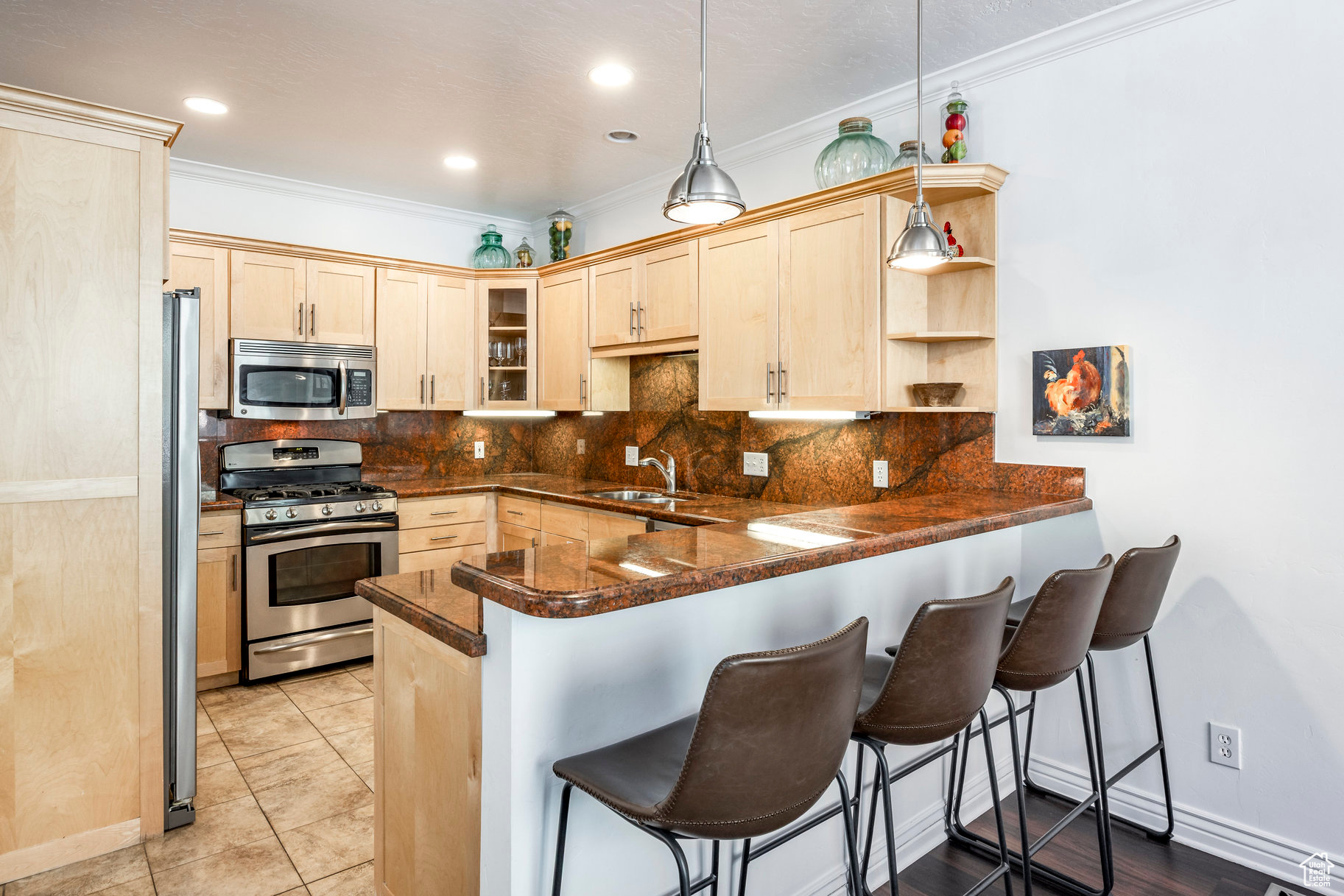 FOUR ACES - Residential
