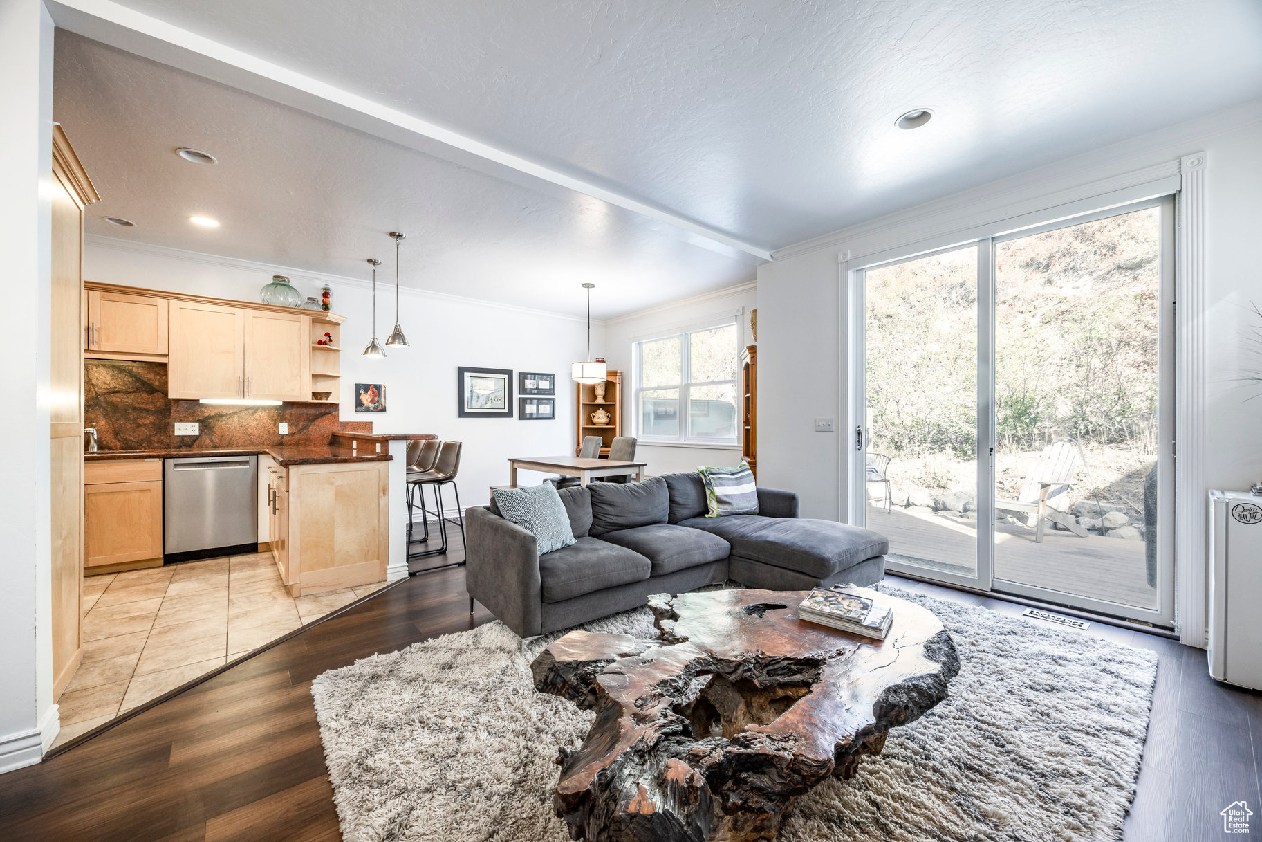 FOUR ACES - Residential