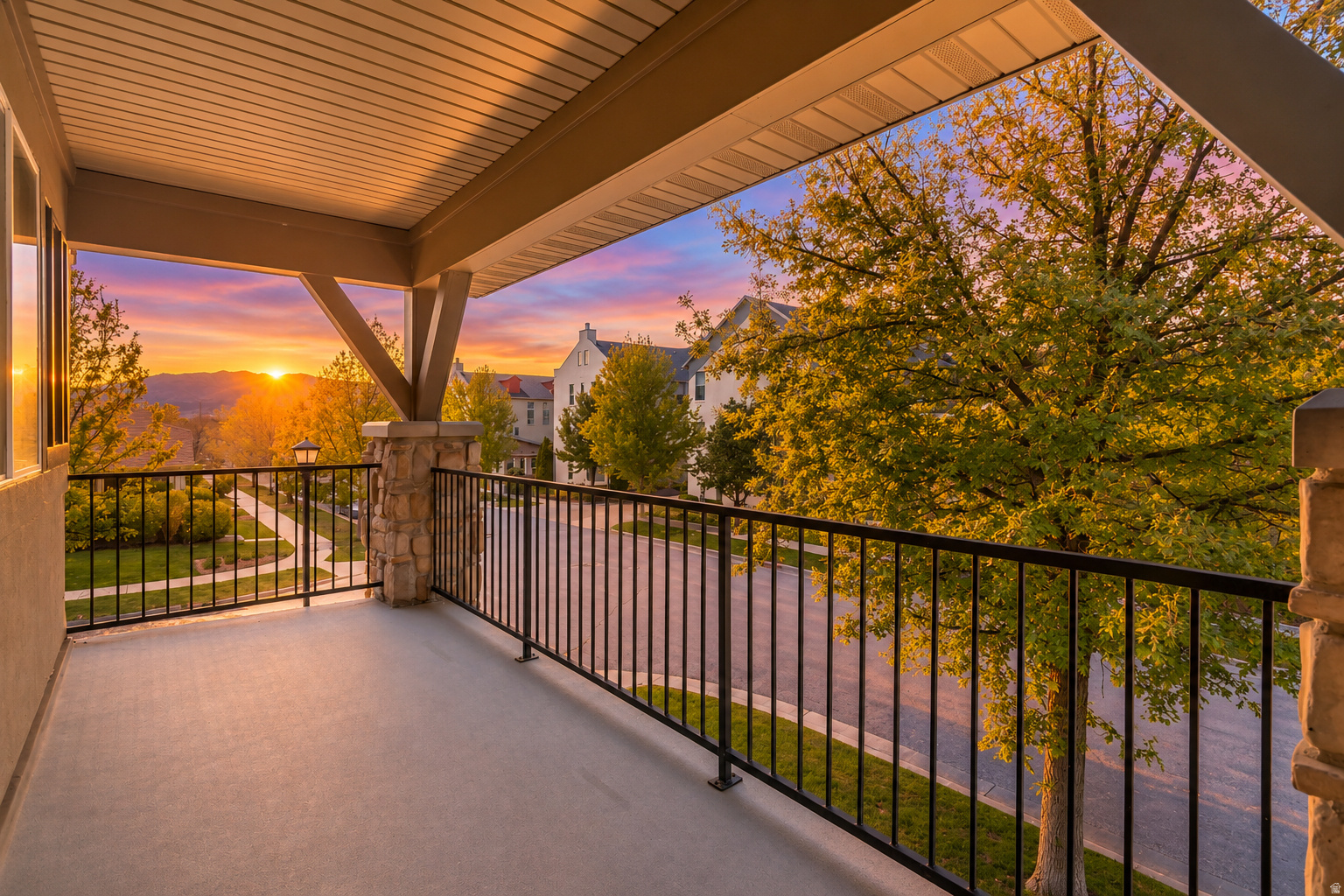 CARRIAGE HOME CONDOMINIUMS - Residential