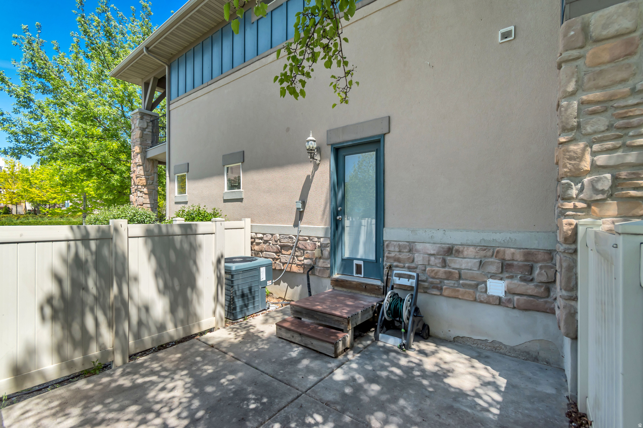 CARRIAGE HOME CONDOMINIUMS - Residential