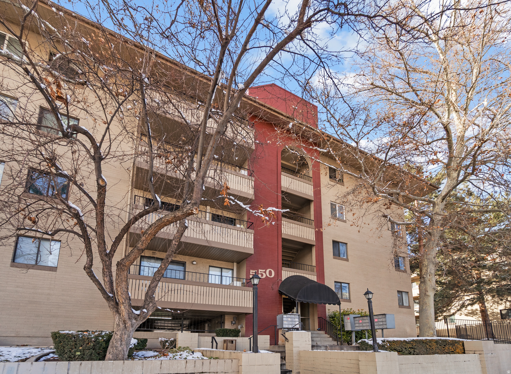 TOWNE PARK CONDOMINUMS PHASE III - Residential