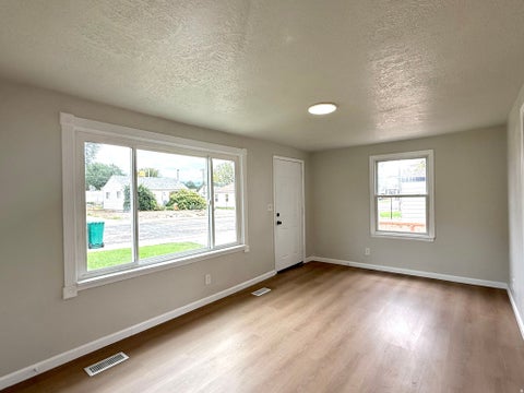 Tiny photo for 152 S 400 E, Clearfield, UT 84015 (MLS # 2182554)