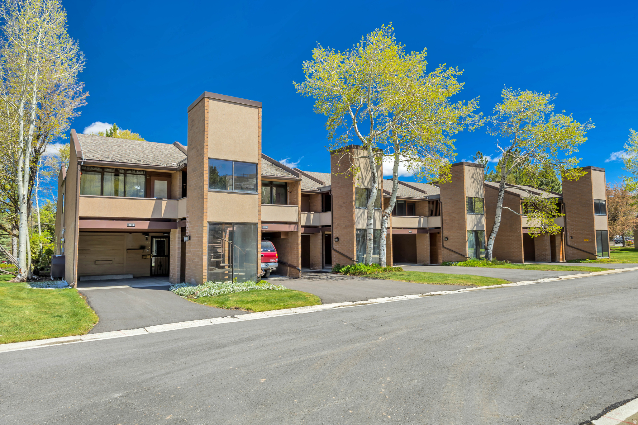 PARK AVENUE CONDOMINIUMS - Residential