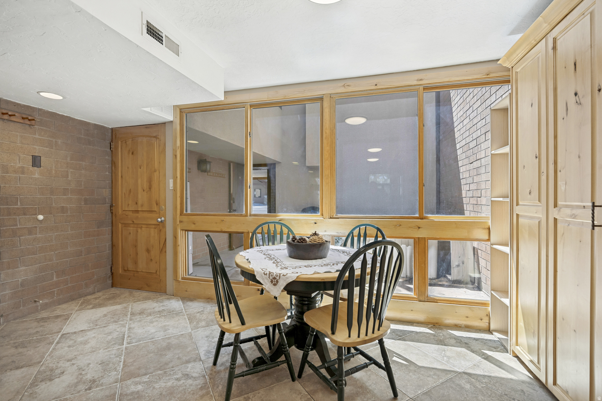 PARK AVENUE CONDOMINIUMS - Residential