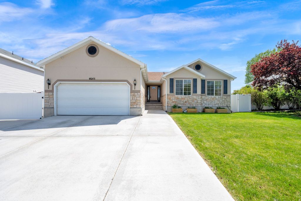 Photo of 4645 W EMMA MINE DR, Herriman, UT 84096 (MLS # 2157909)