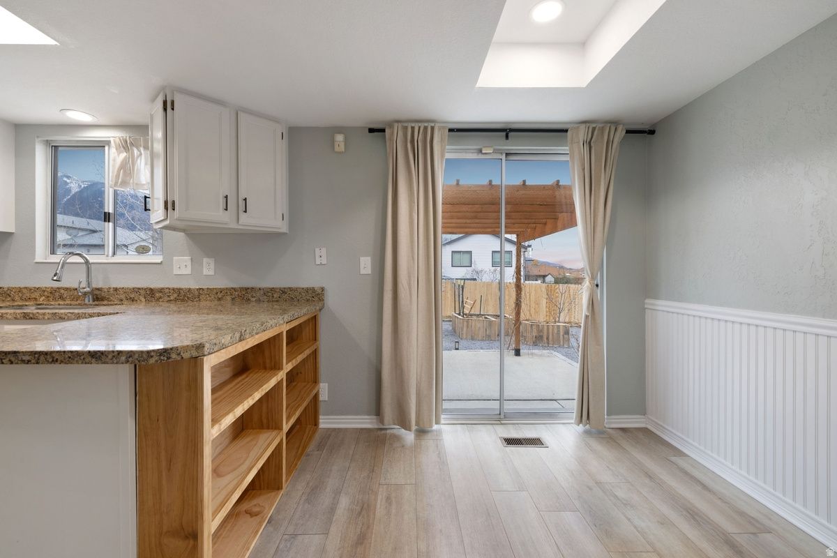 WHITE CITY - Residential