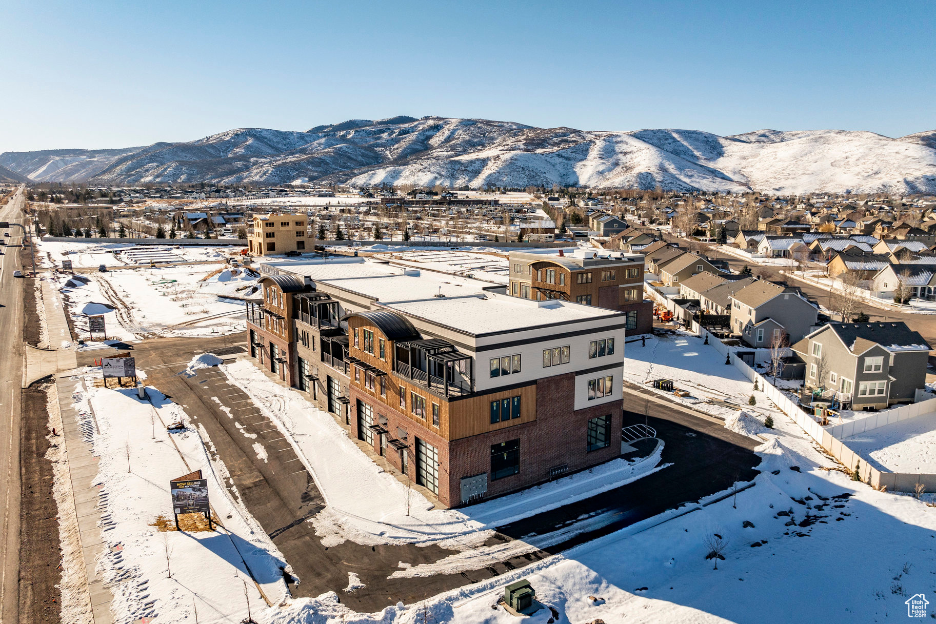 MOUNTAIN VIEW COMMON - Residential