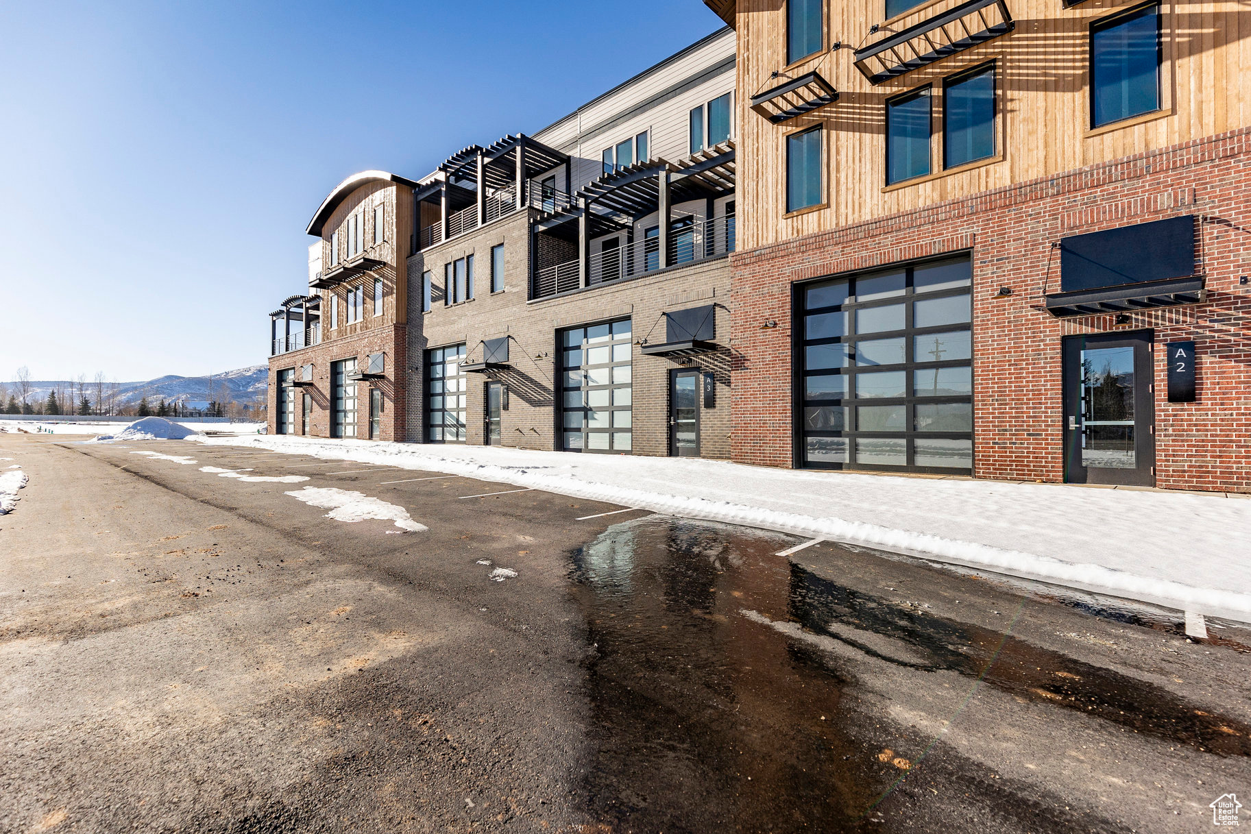 MOUNTAIN VIEW COMMON - Residential