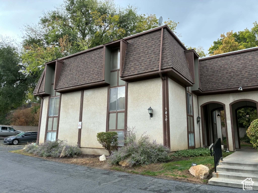 Photo of 5450 S WILLOW LN #APT D, Murray, UT 84107 (MLS # 2189773)
