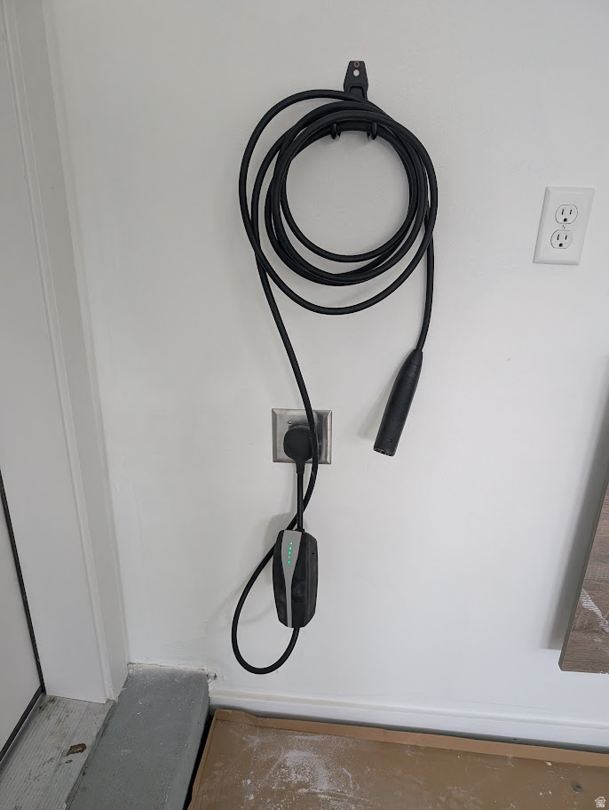 THE RIDGE TOWNHOMES - Residential