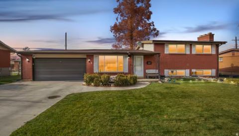 Tiny photo for 1503 N 300 W, Bountiful, UT 84010 (MLS # 2124470)