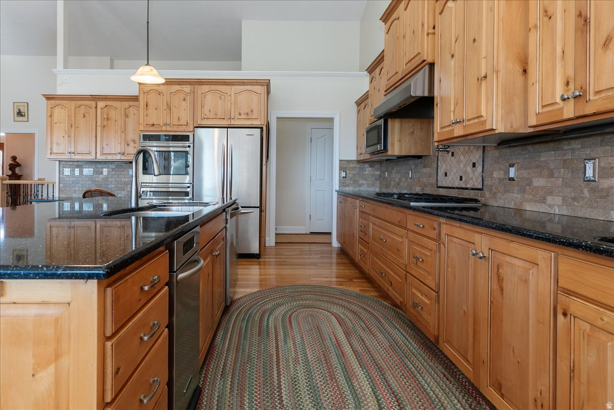 SHADOW BLUFF ESTATES - Residential