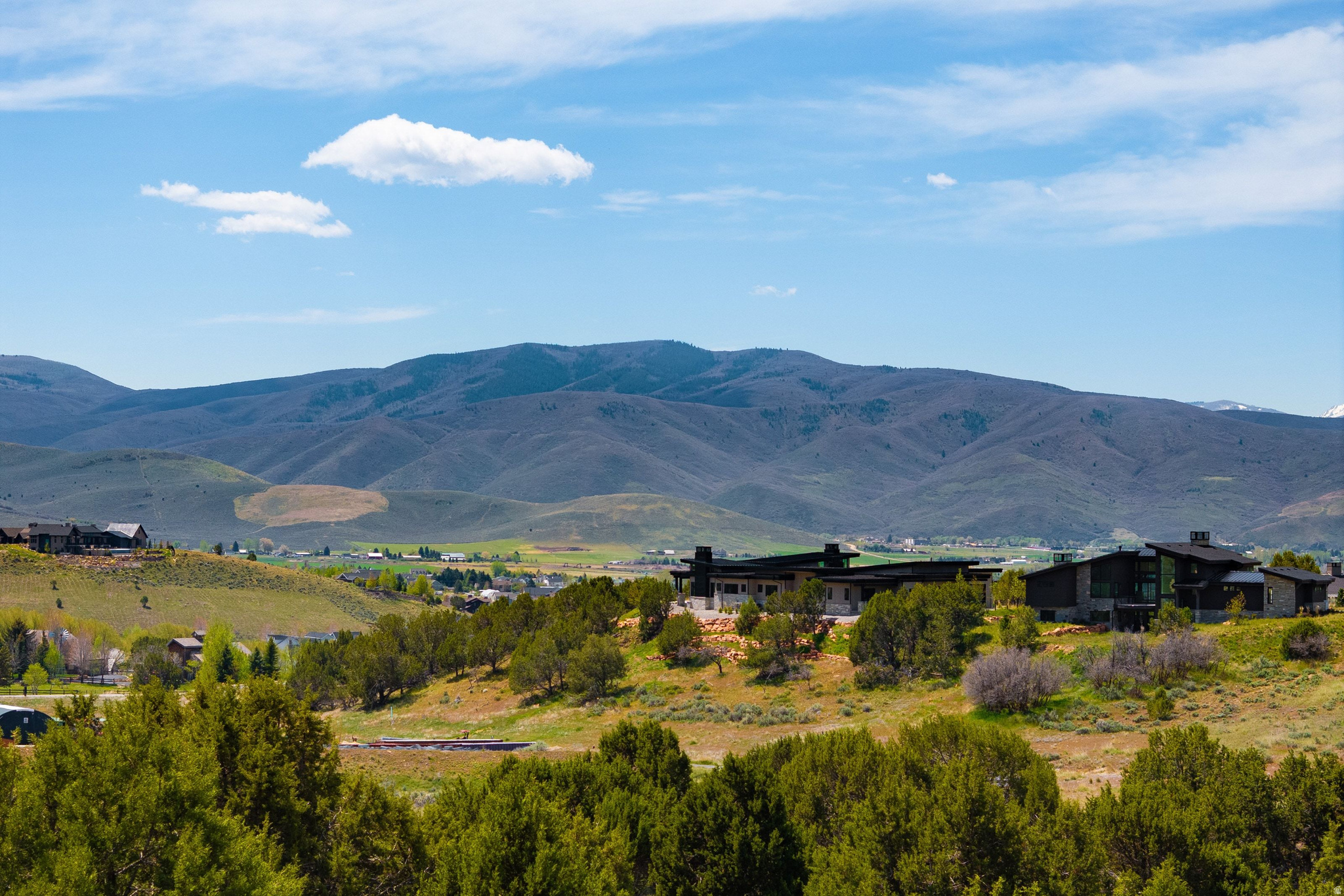 RED LEDGES - Land