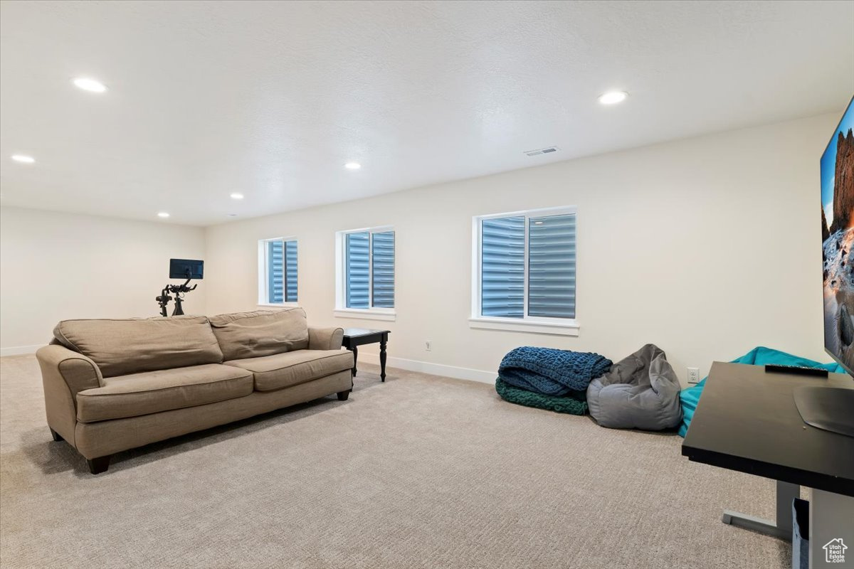 SEASONS ESTATES - Residential