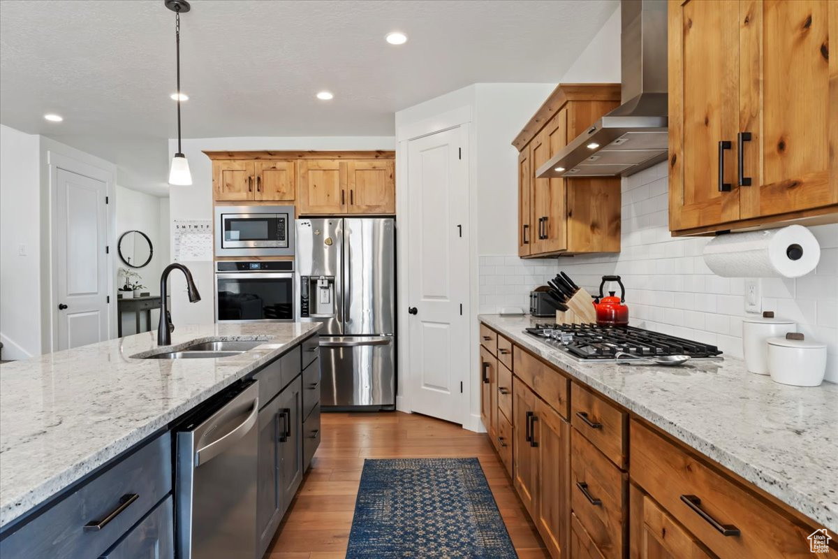 SEASONS ESTATES - Residential