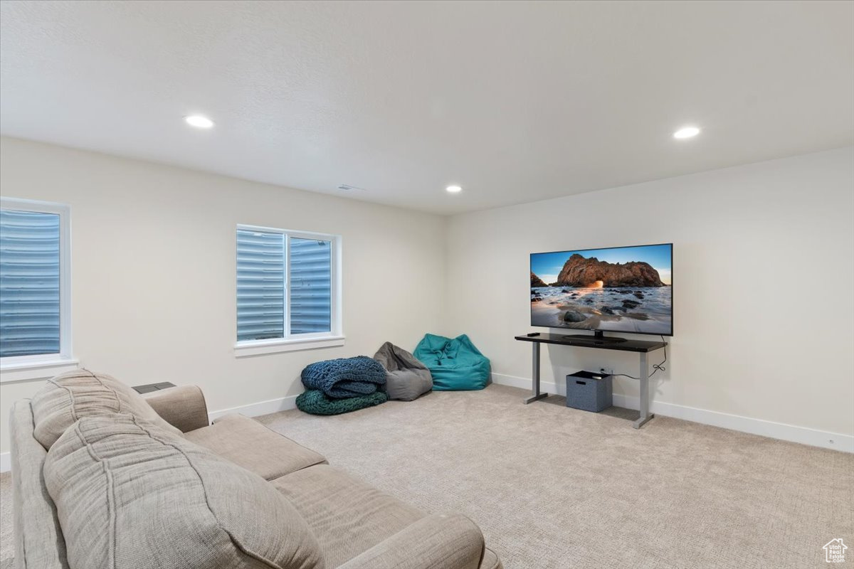 SEASONS ESTATES - Residential