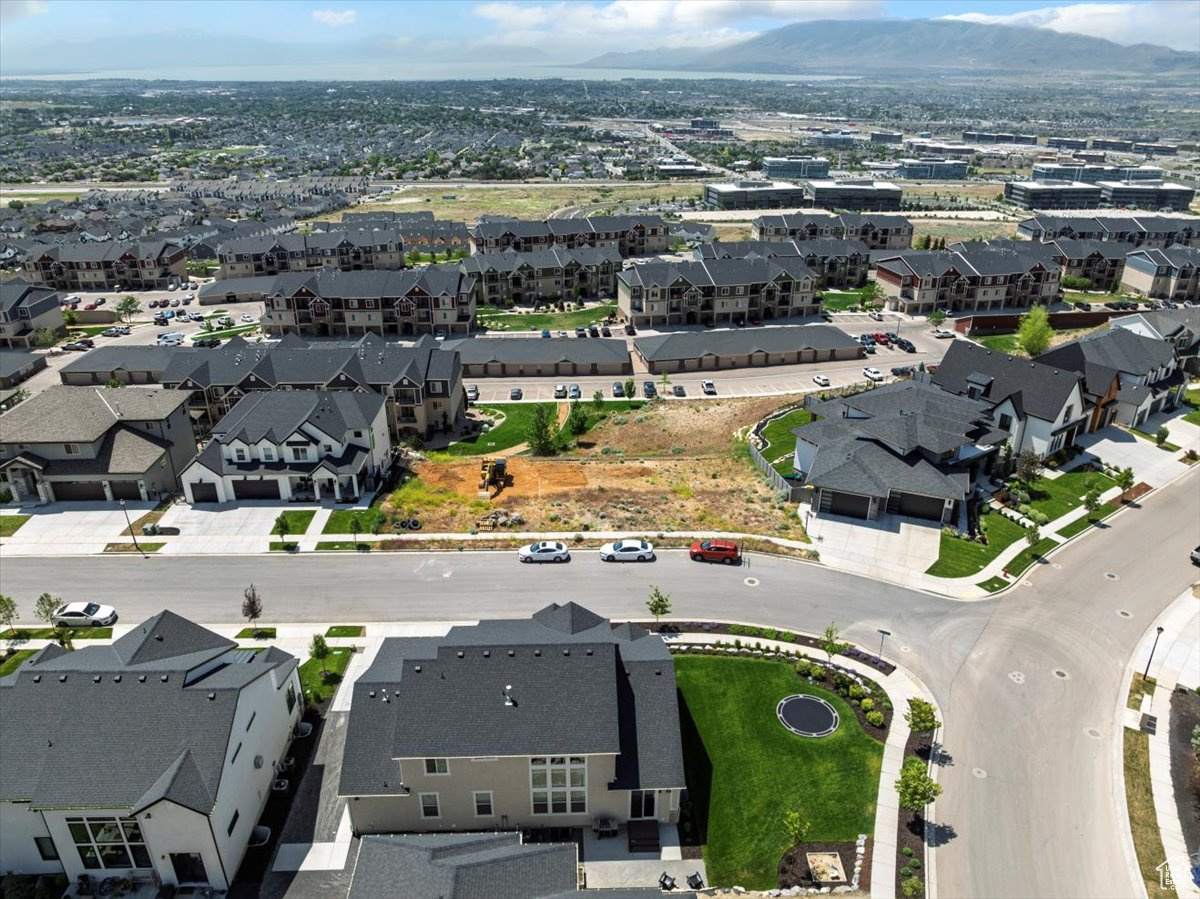 SEASONS ESTATES - Residential