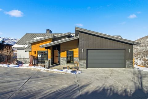 Photo of 11515 N WHITE TAIL CT, Hideout, UT 84036 (MLS # 2129751)