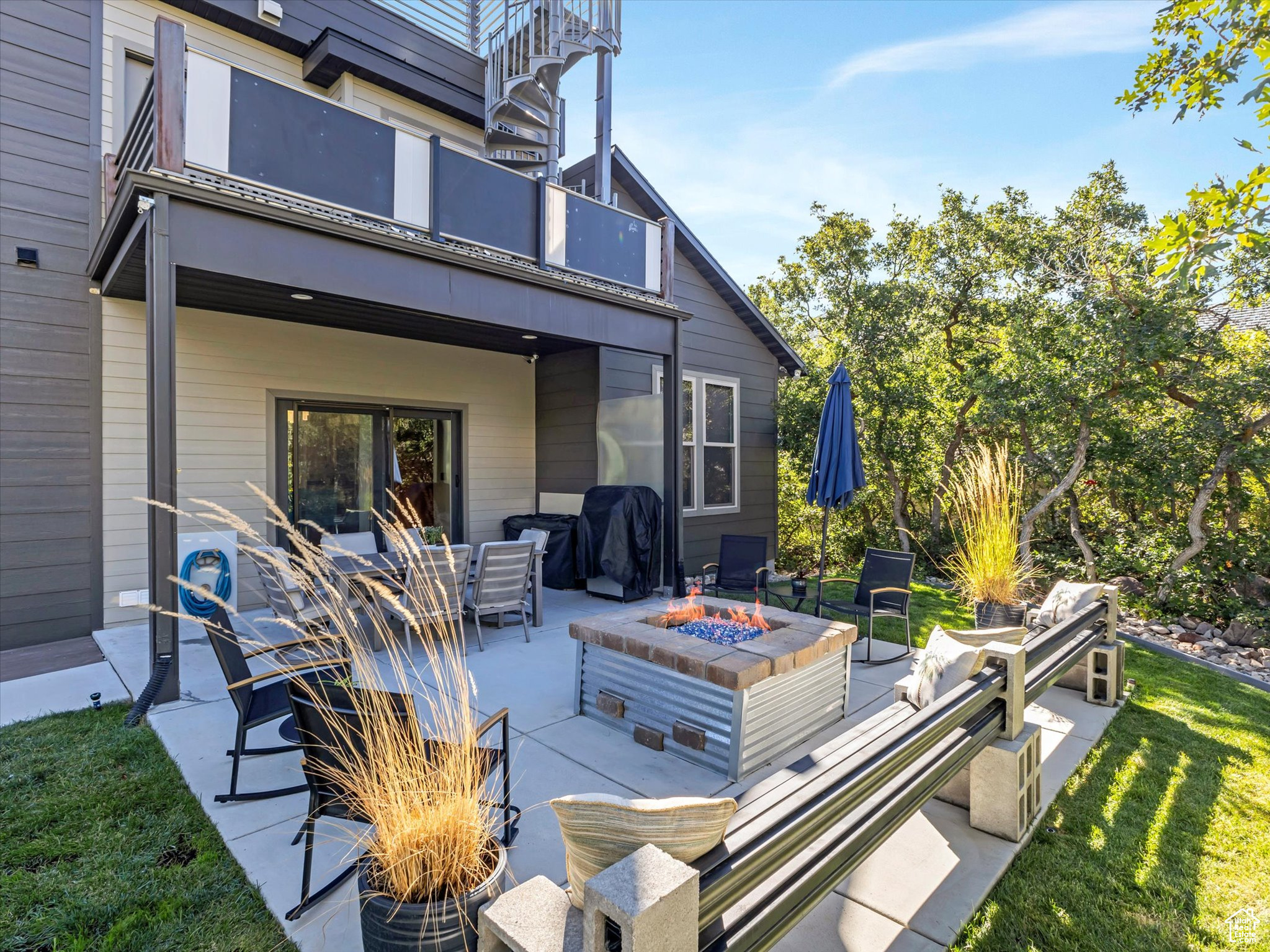 SUNCREST-THE POINTE - Residential