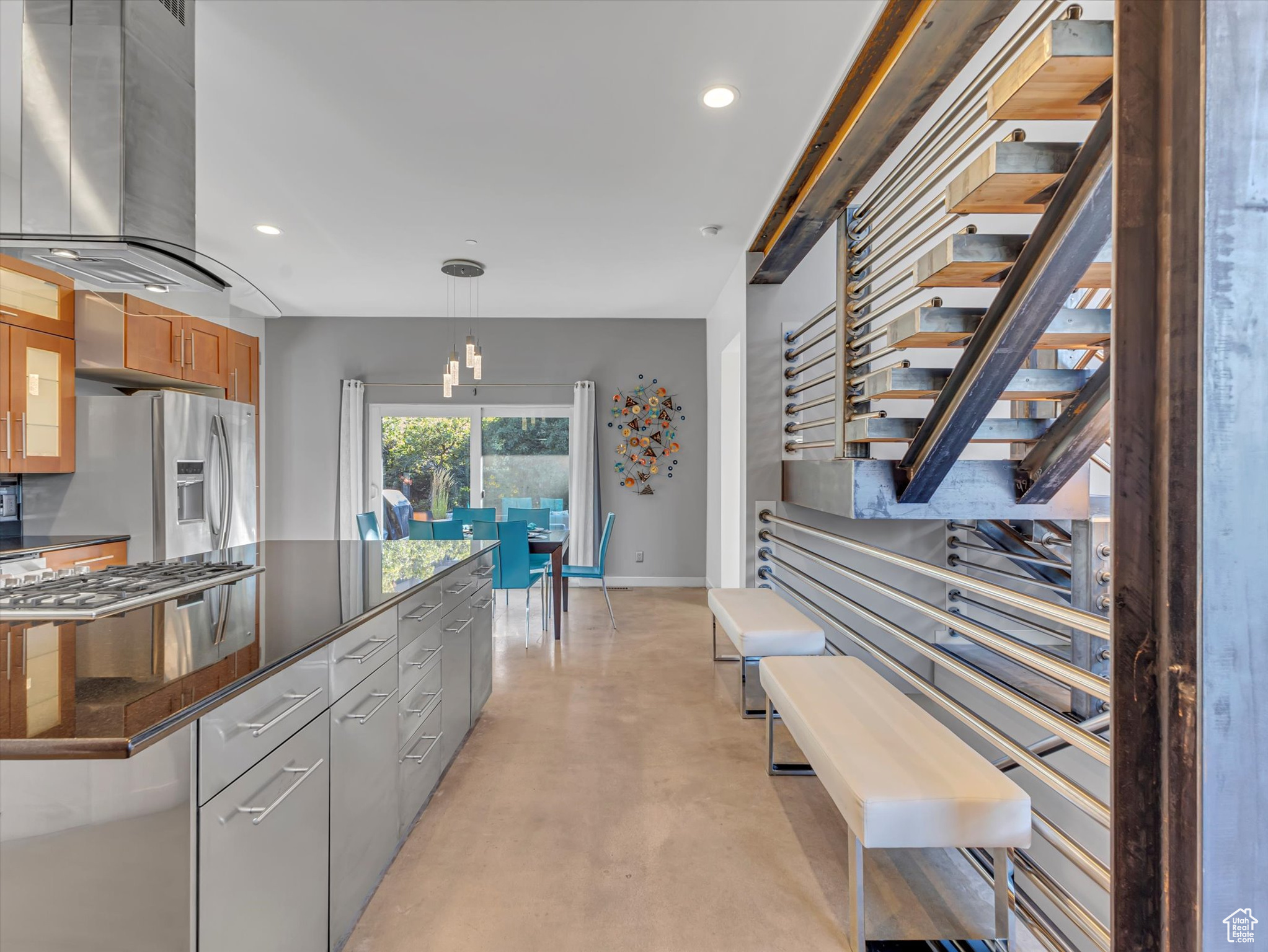 SUNCREST-THE POINTE - Residential