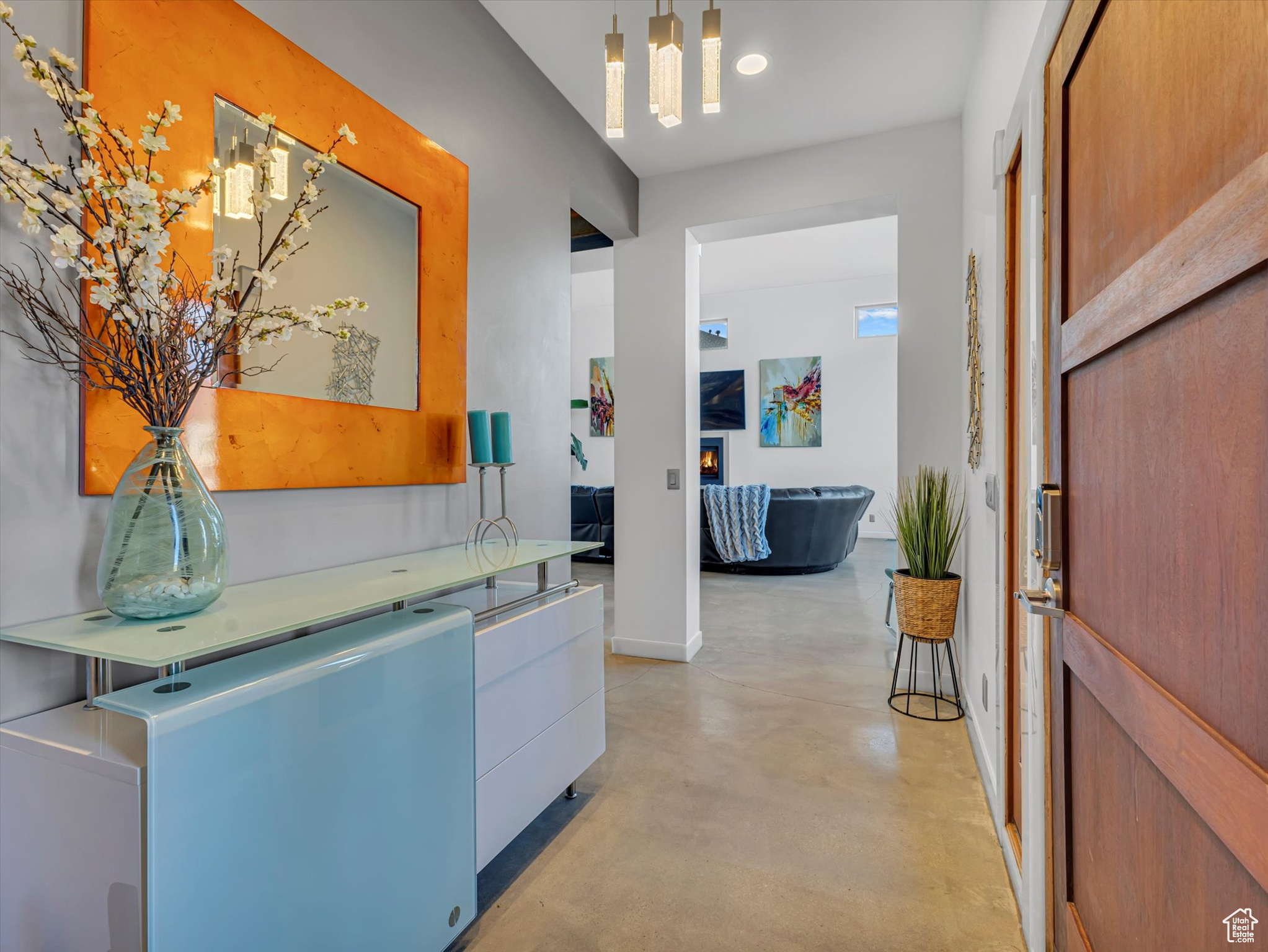 SUNCREST-THE POINTE - Residential