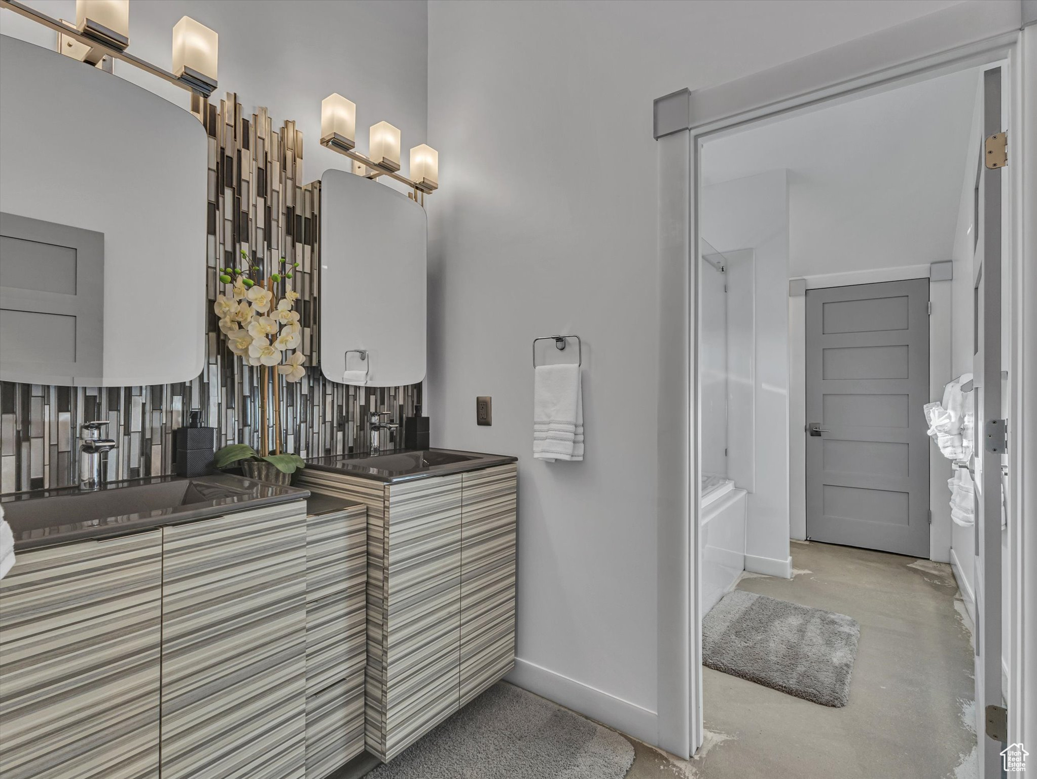 SUNCREST-THE POINTE - Residential