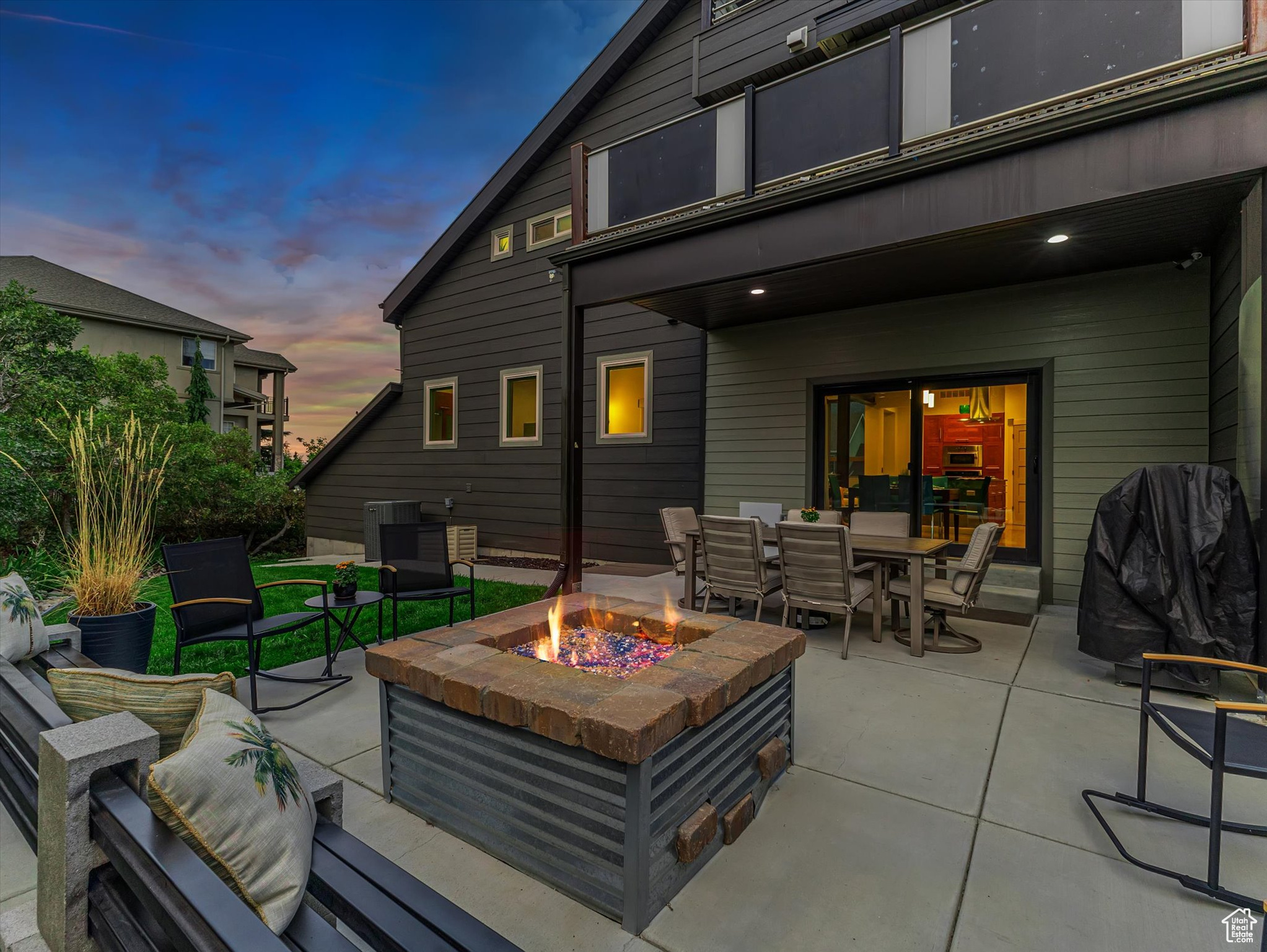 SUNCREST-THE POINTE - Residential